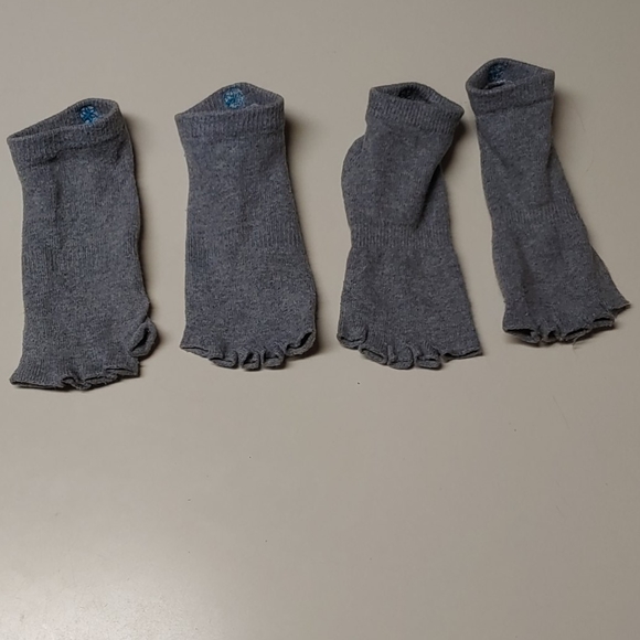 GAIAM Toeless Yoga Socks - Picture 2 of 5